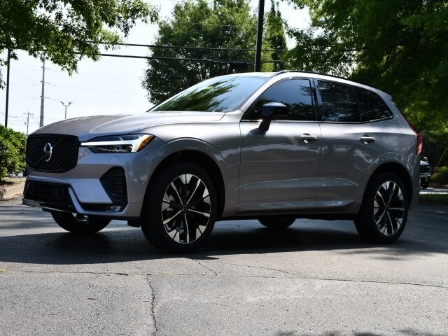 2026 Volvo XC60 B5 Plus photo 3