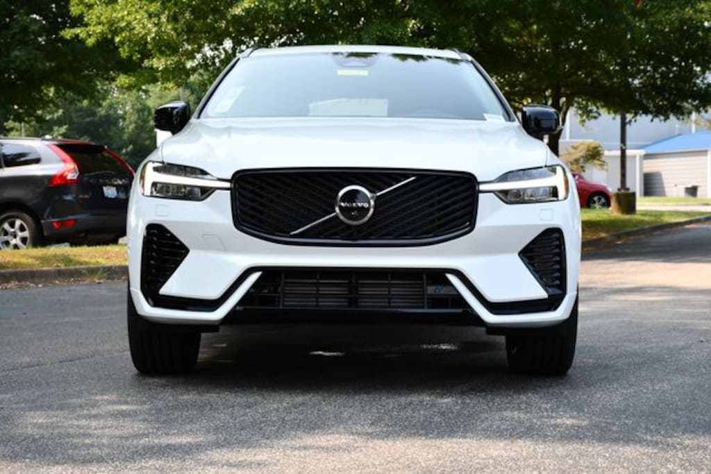 New 2026 Volvo XC60 plug-in hybrid T8 Plus SUV