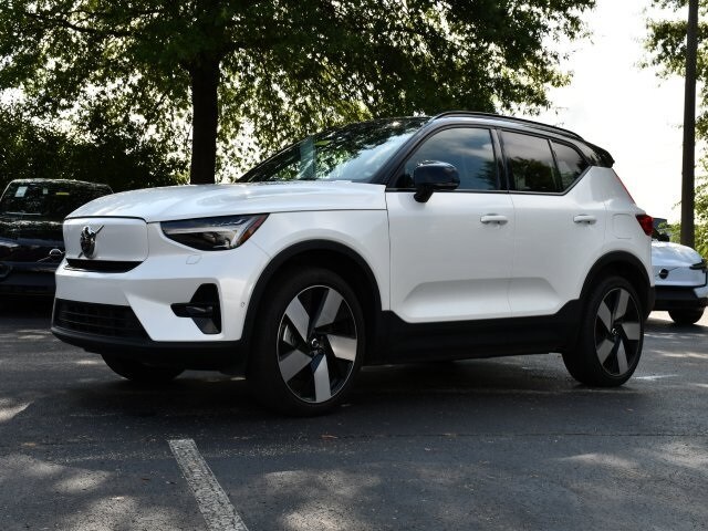 2023 Volvo XC40 Recharge Ultimate photo 3