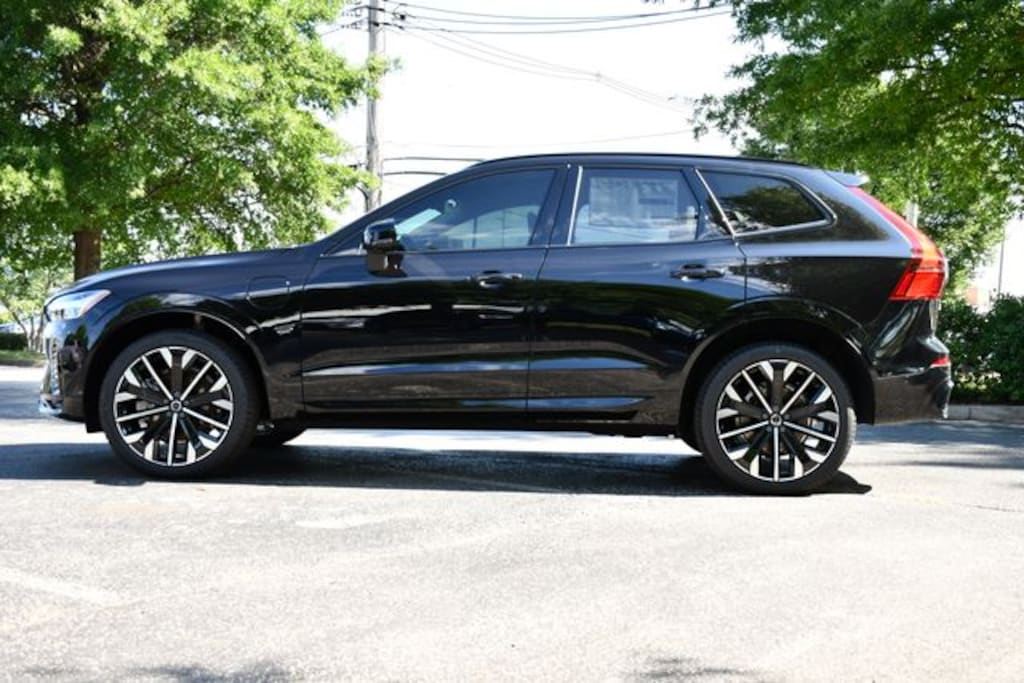 New 2026 Volvo XC60 plug-in hybrid T8 Ultra SUV