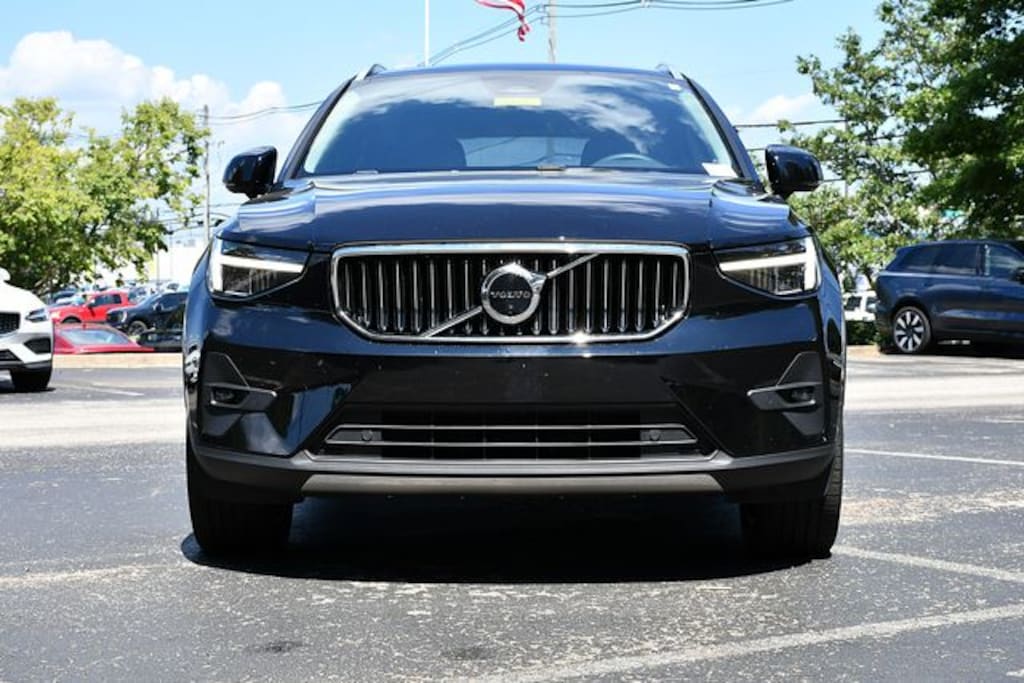 Certified 2023 Volvo XC40 B5 AWD Plus Bright SUV