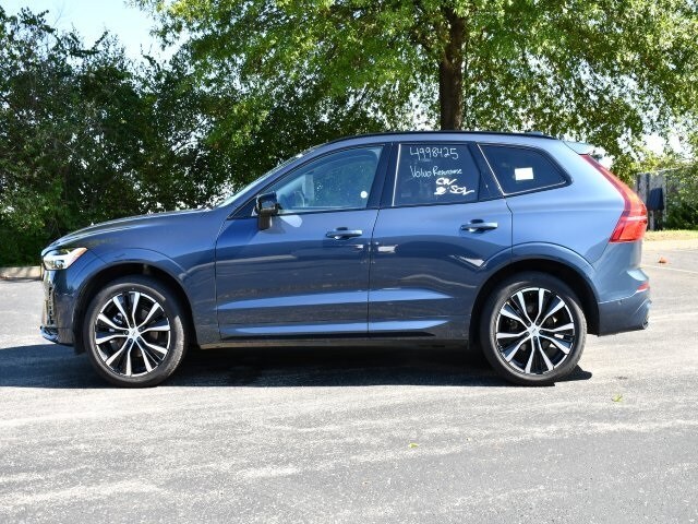 2025 Volvo XC60 B5 Plus photo 3