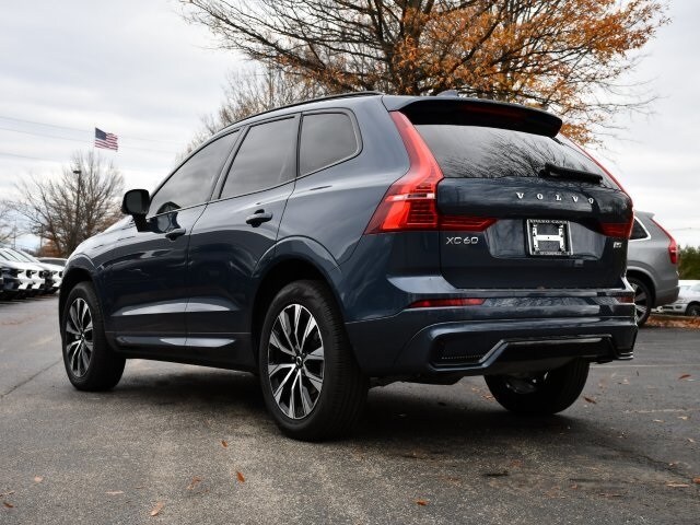2024 Volvo XC60 B5 Core photo 4
