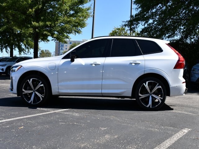 2022 Volvo XC60 Recharge Hybrid T8 R-Design photo 3
