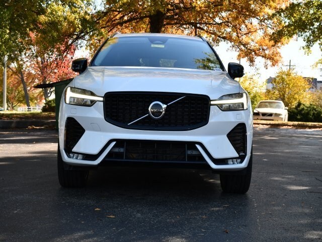 2023 Volvo XC60 Ultimate photo 2