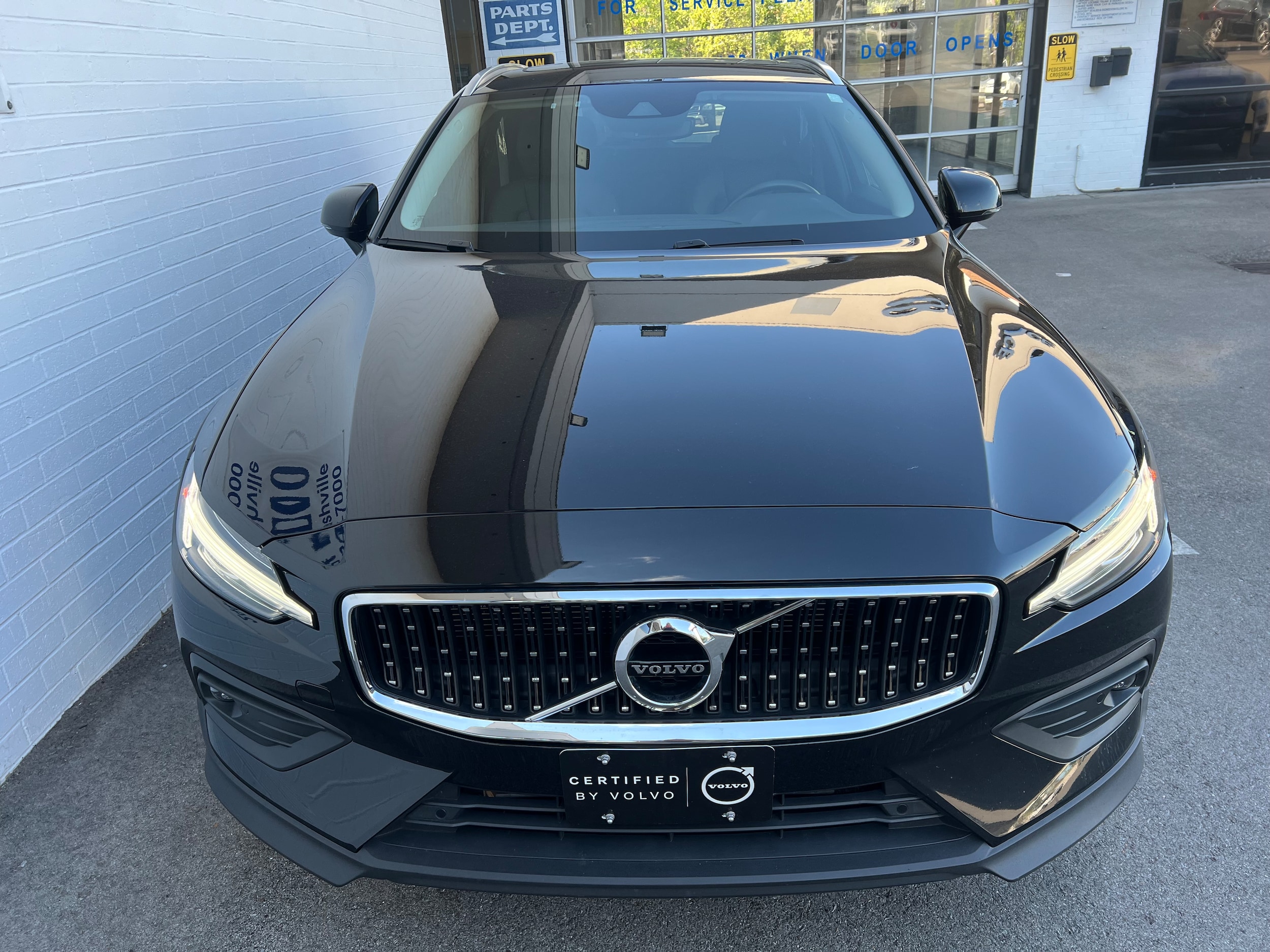 Used 2021 Volvo V60 Cross Country Base with VIN YV4102WK4M1074527 for sale in Nashville, TN