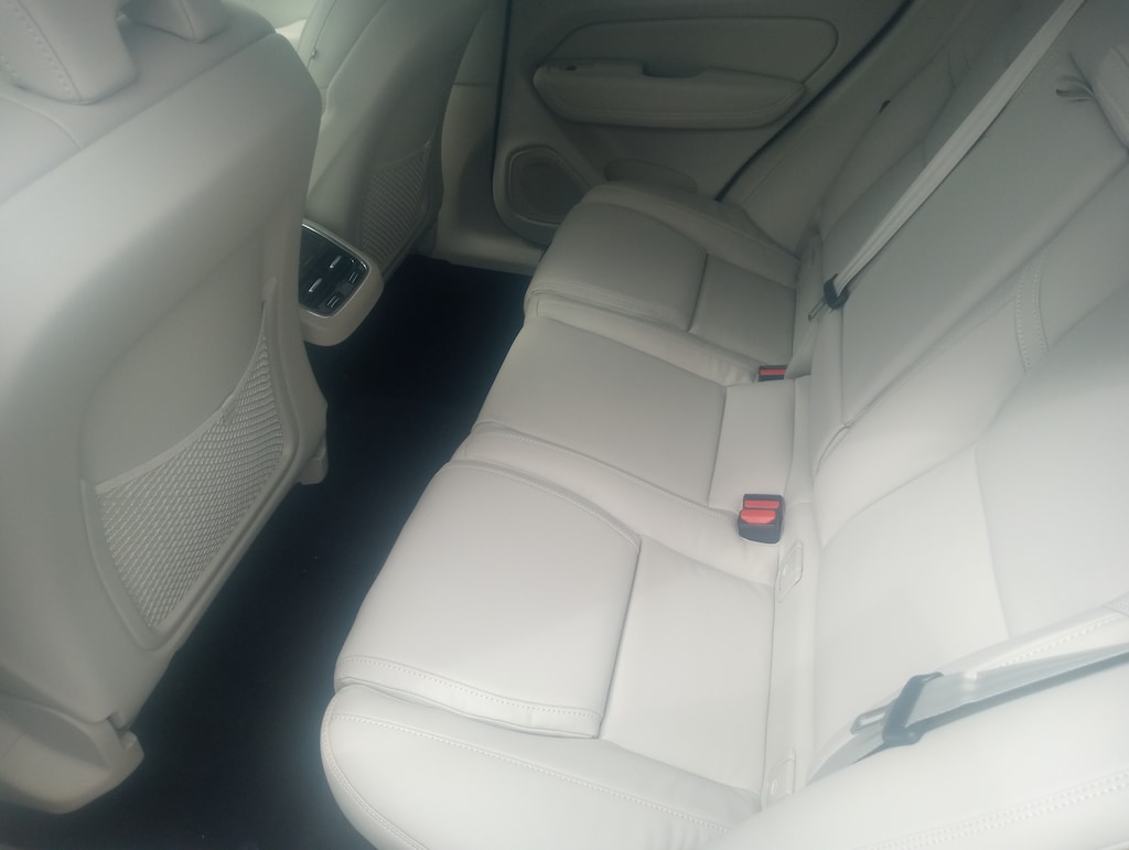 New 2026 Volvo XC60 B5 Ultra SUV