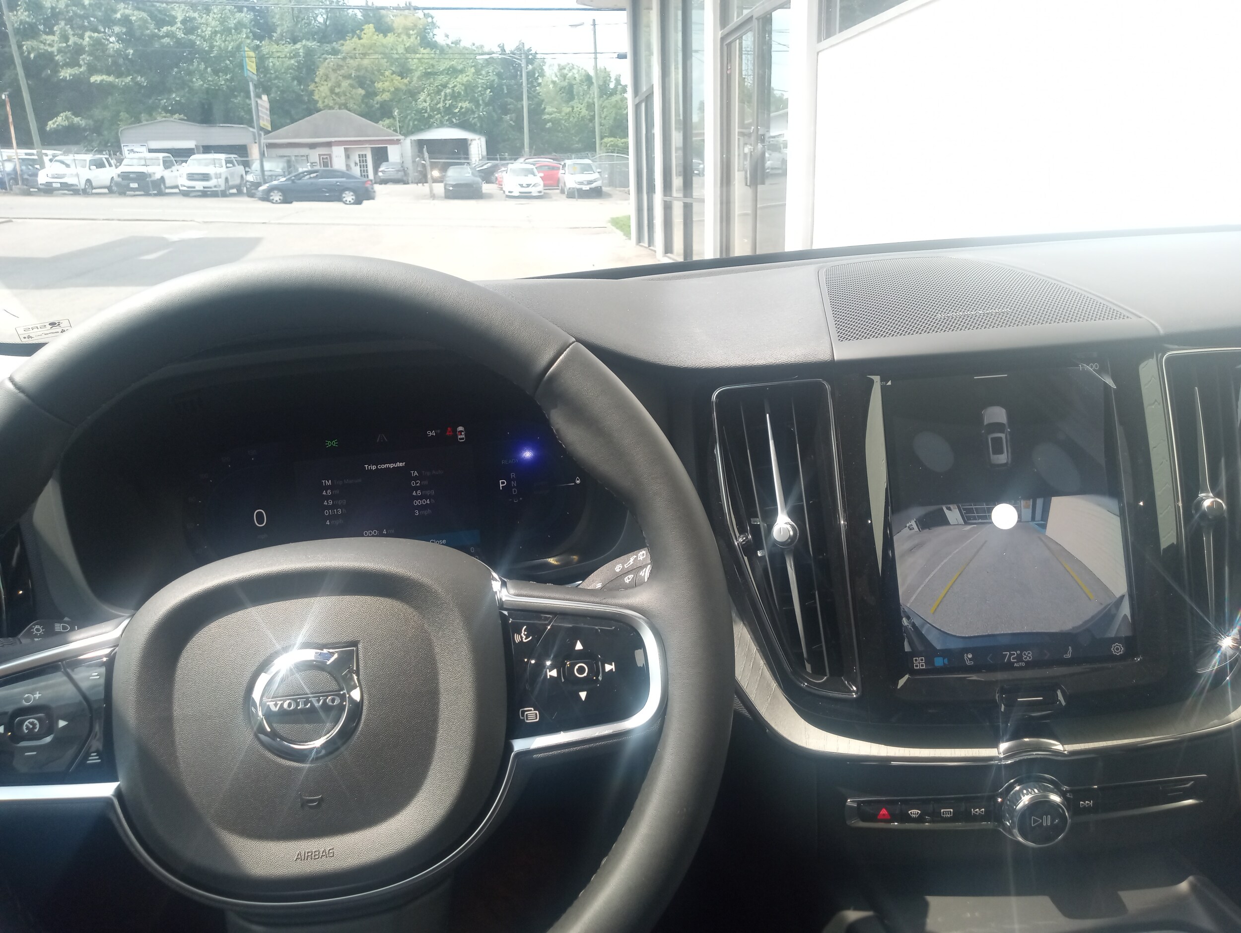 2025 Volvo XC60 Hybrid T8 Plus photo 2