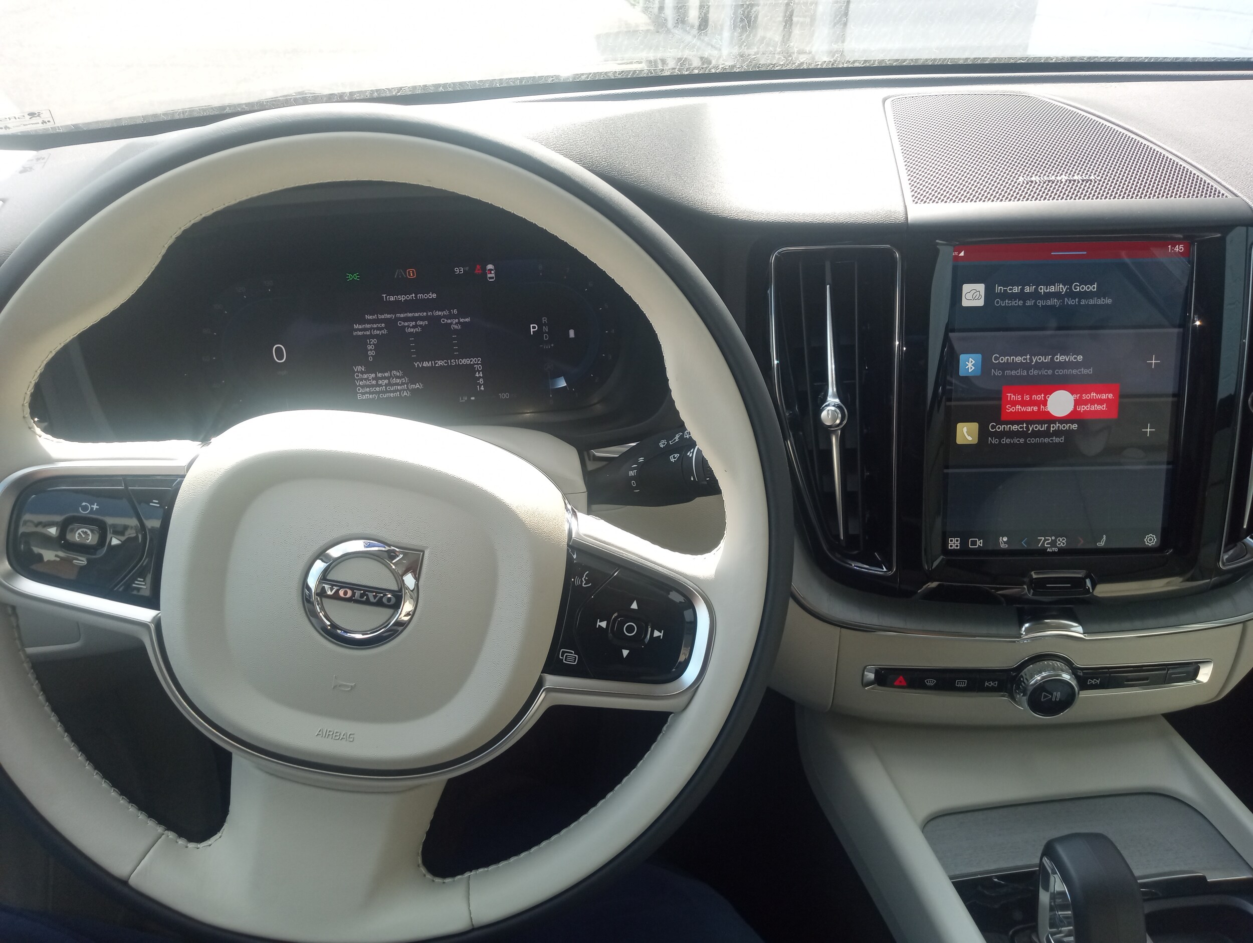 2025 Volvo XC60 B5 Plus photo 2