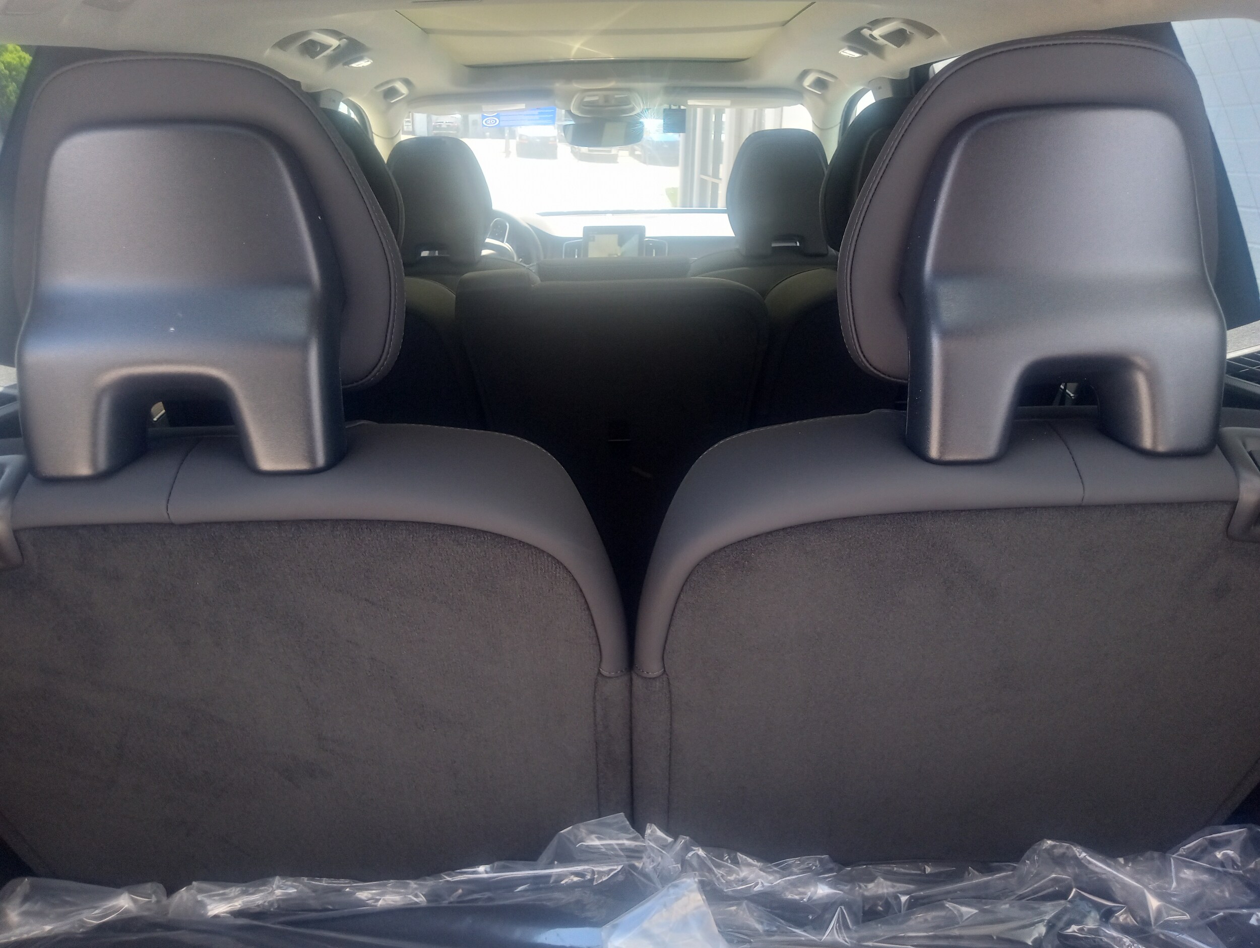 2025 Volvo XC90 T8 Plus photo 3