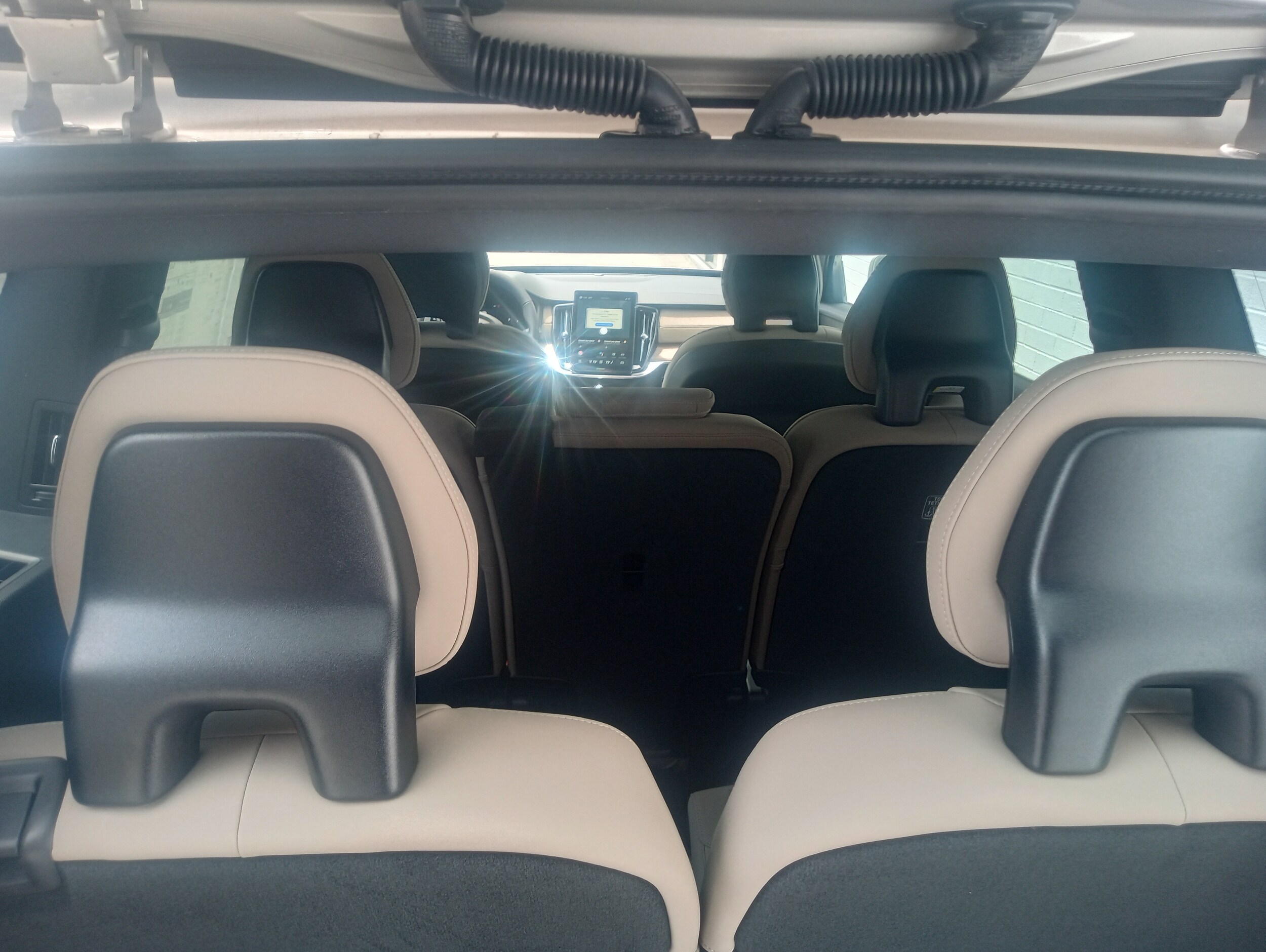 2025 Volvo XC90 Core photo 3