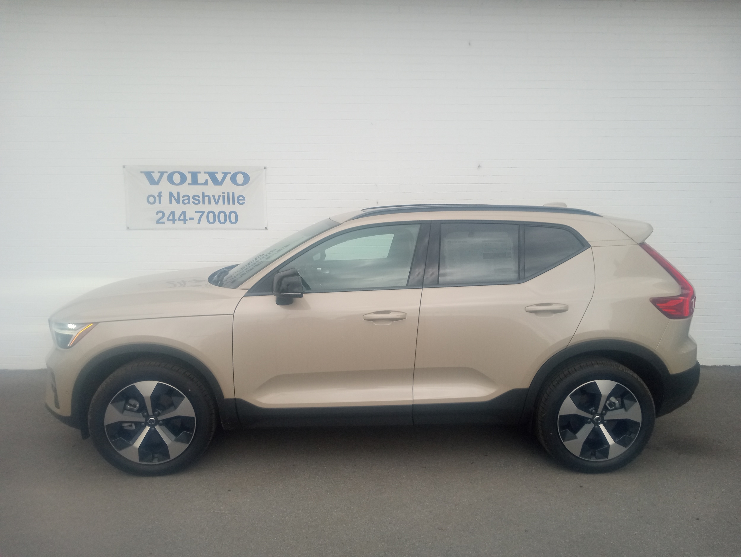 2026 Volvo XC40 SUV 