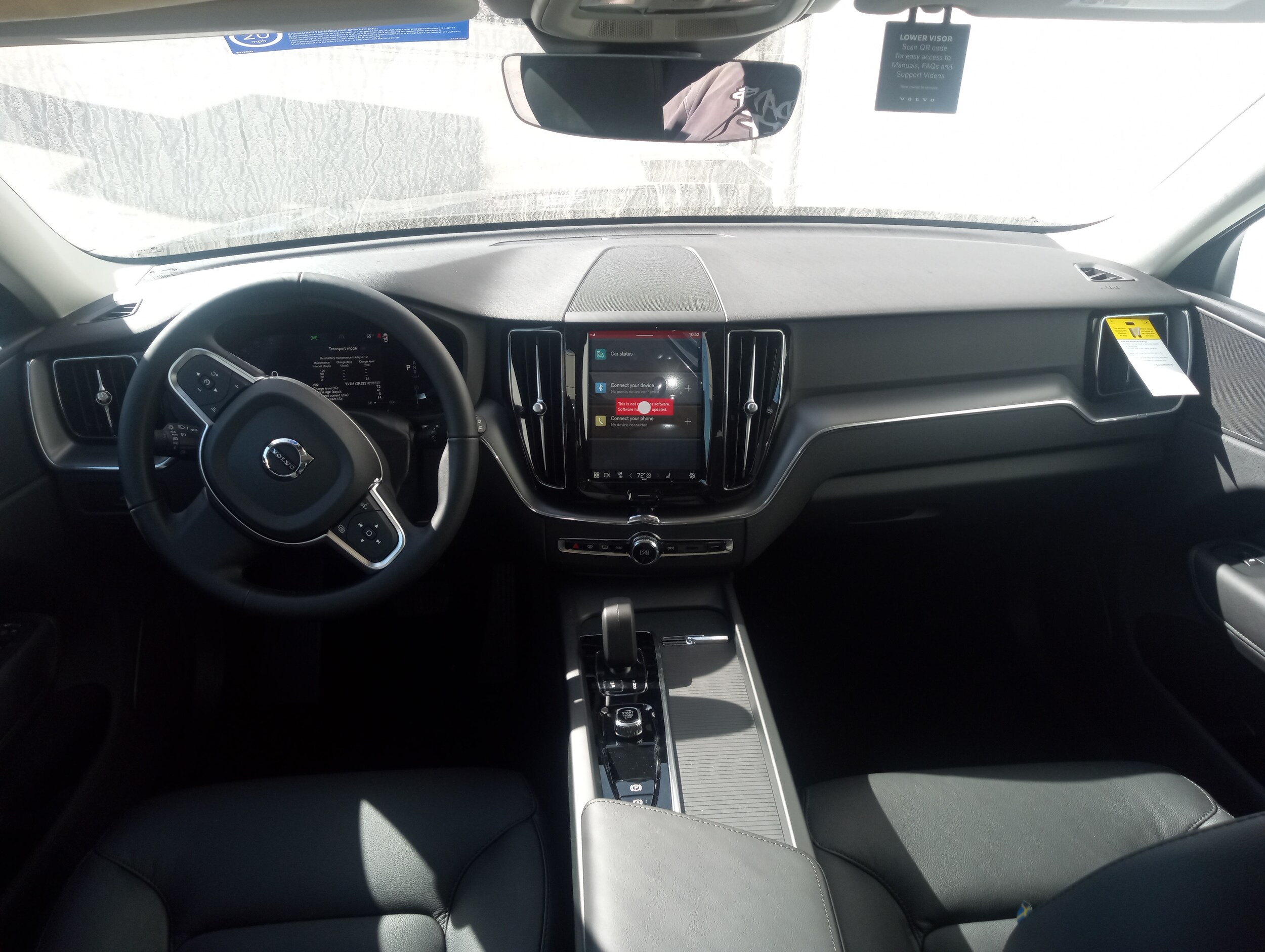 2025 Volvo XC60 B5 Core photo 4