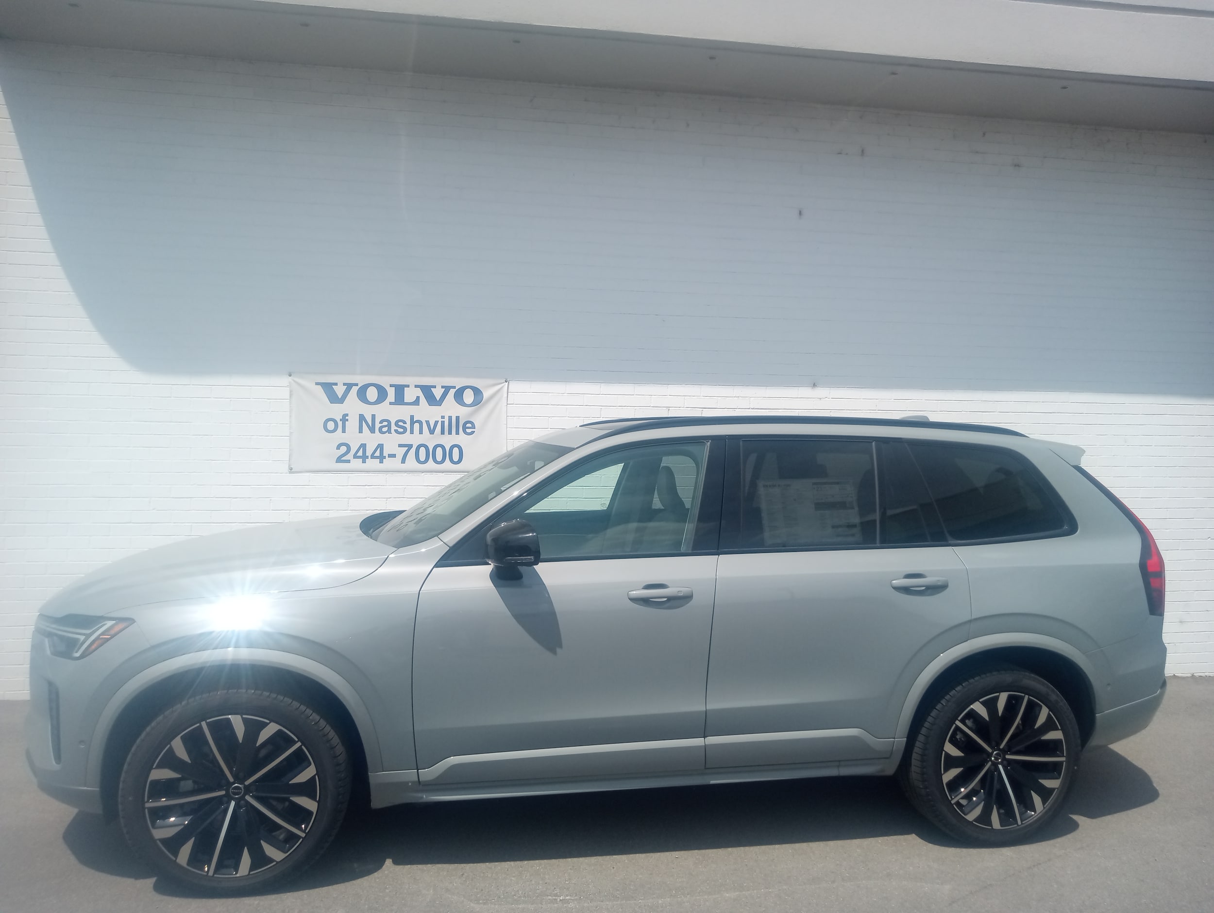 2026 Volvo XC90 B6 Ultra Dark 7-Seater 4WD's photo