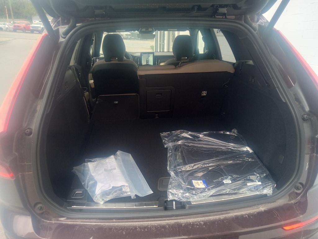 New 2026 Volvo XC60 B5 Plus SUV