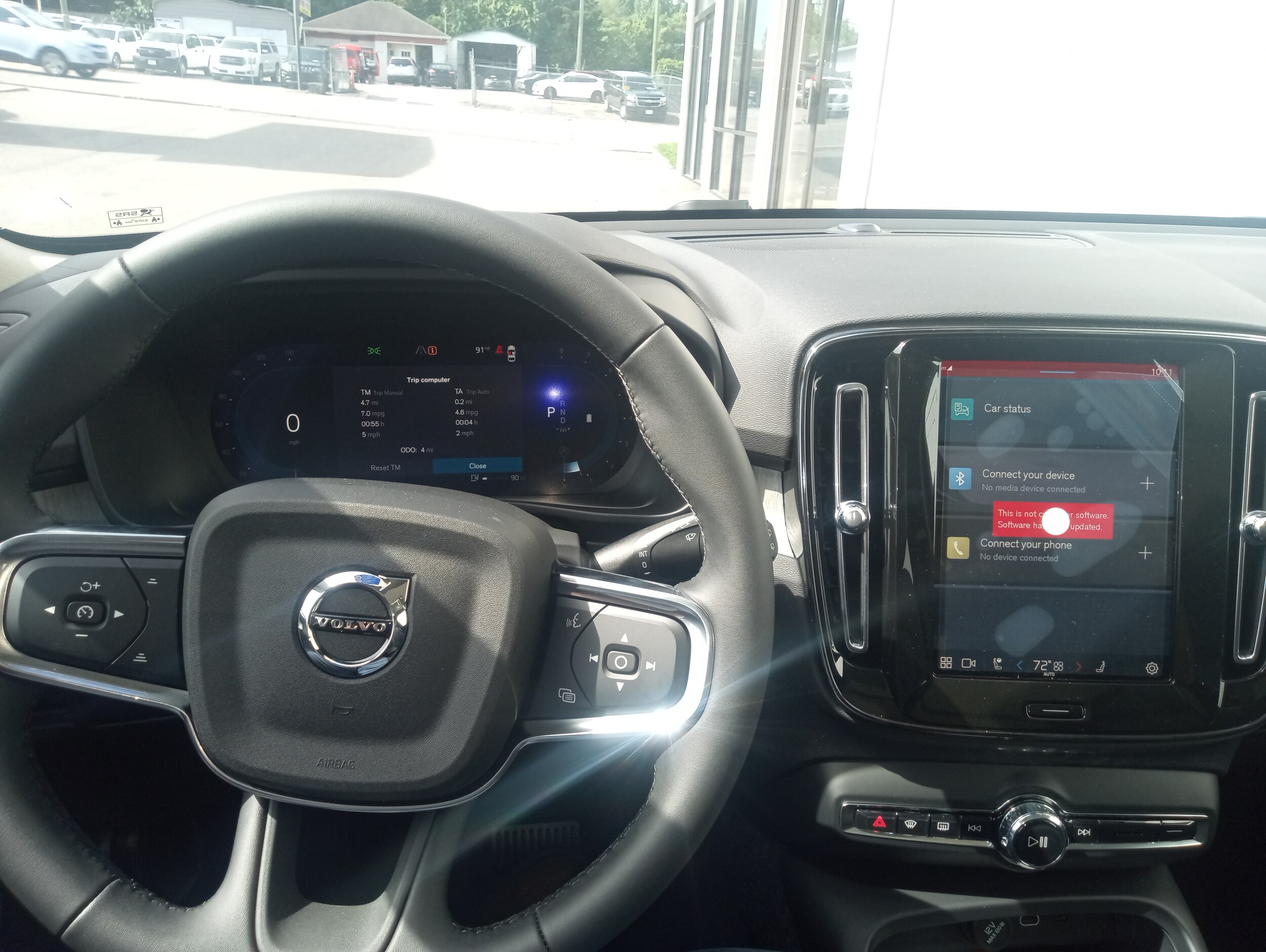 2025 Volvo XC40 Core photo 2
