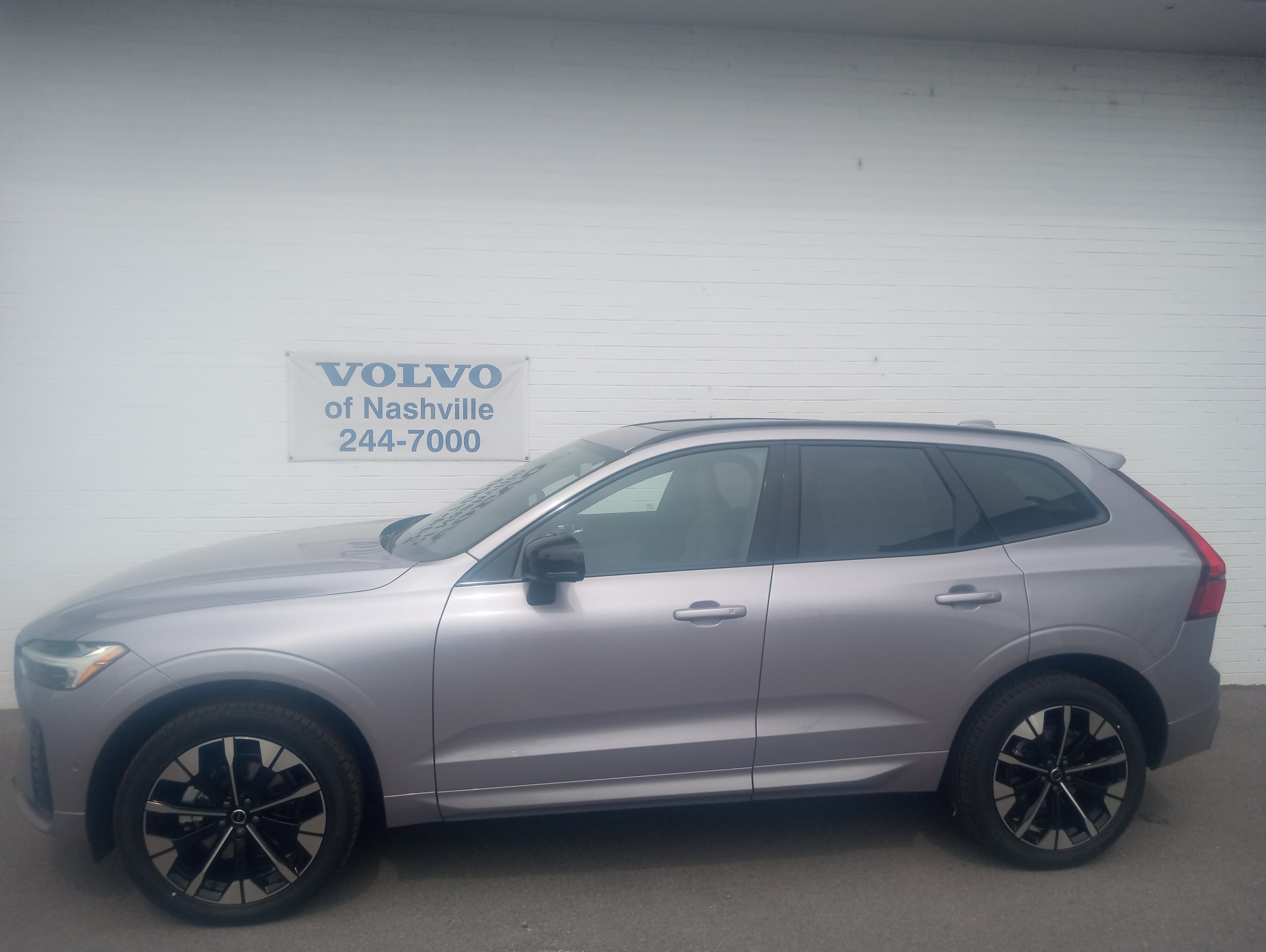 2026 Volvo XC60 B5 Plus Dark AWD's photo