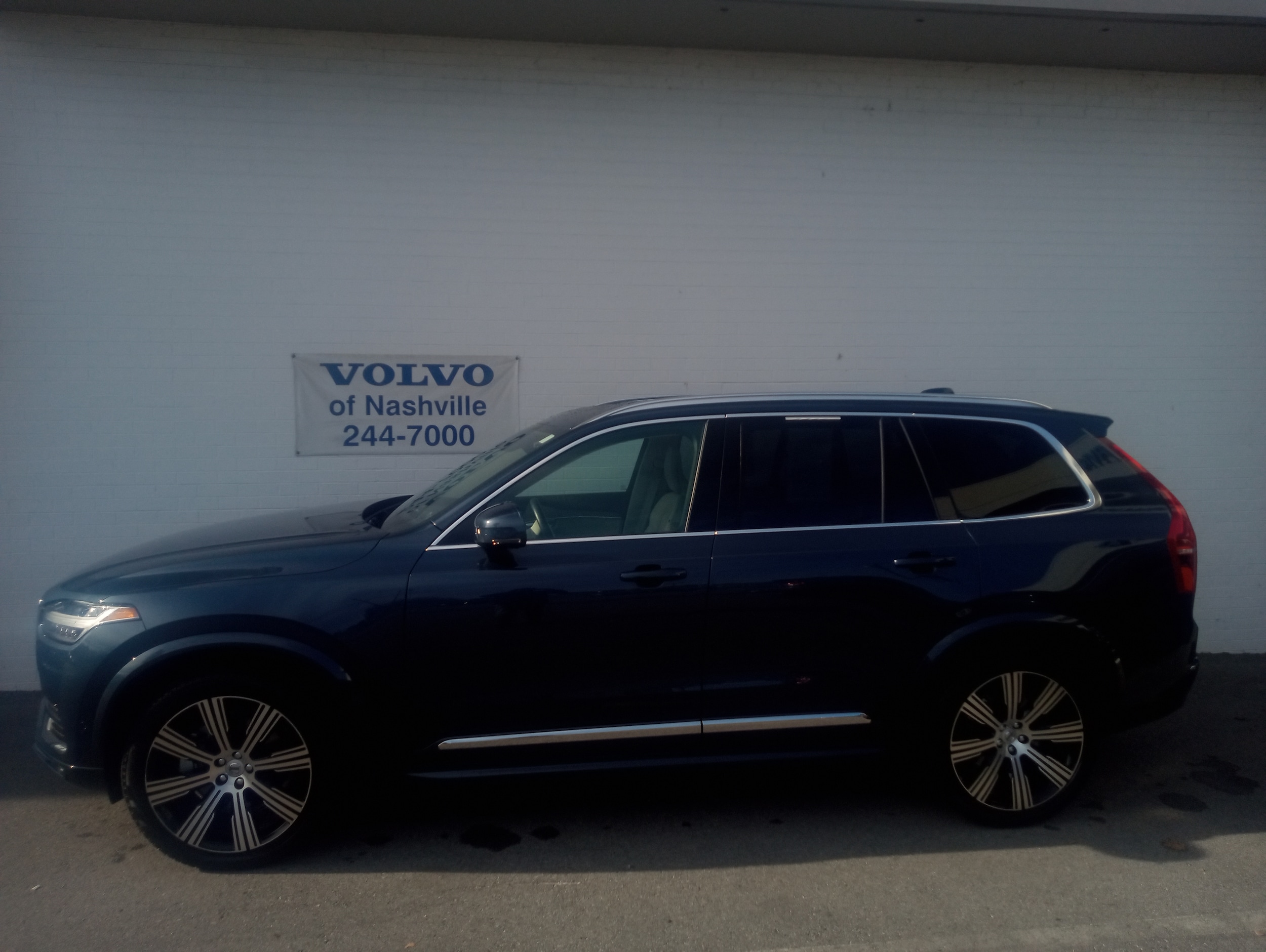 2024 Volvo XC90 Plus's photo