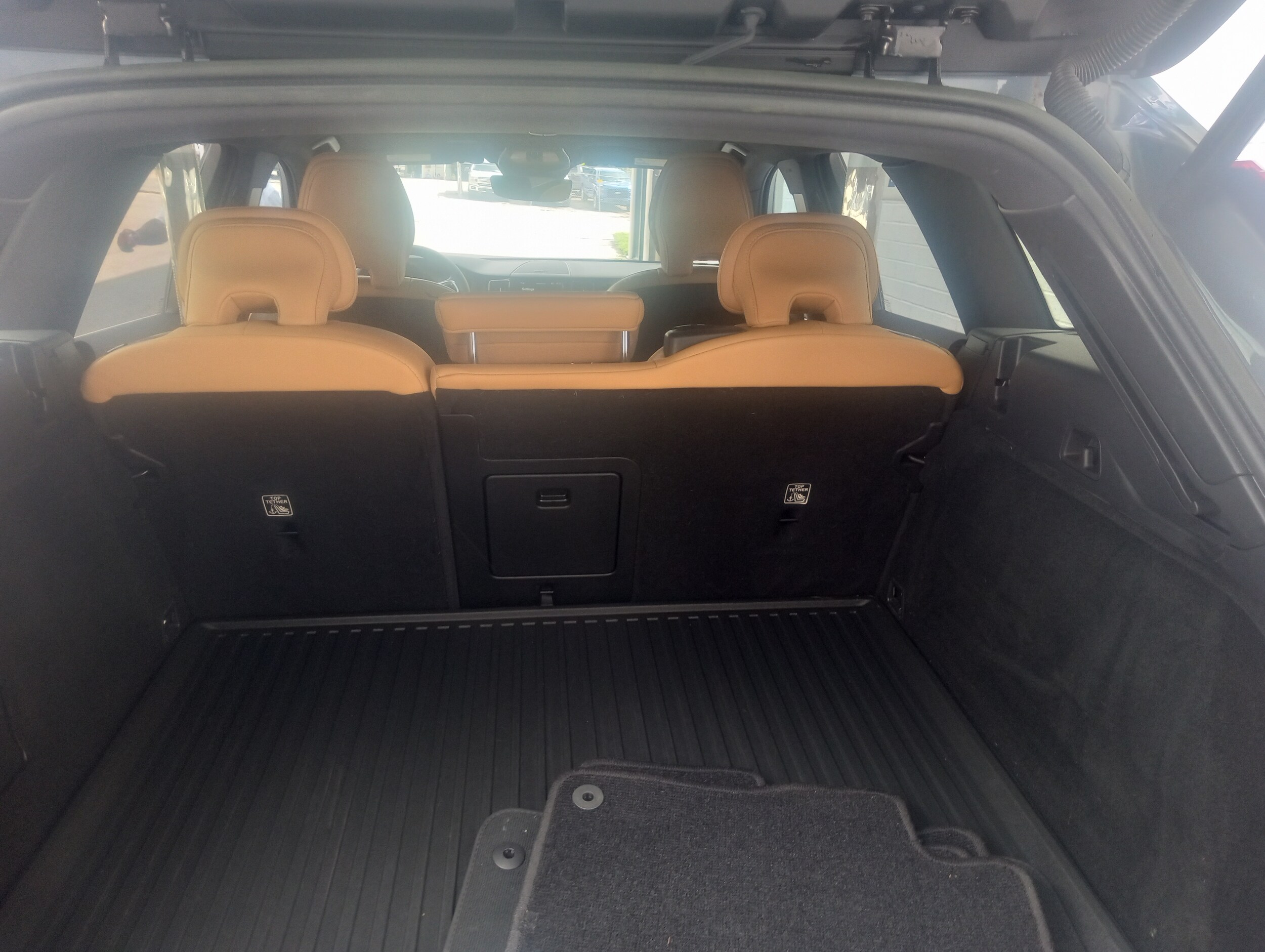 2023 Volvo XC60 B5 Ultimate photo 3