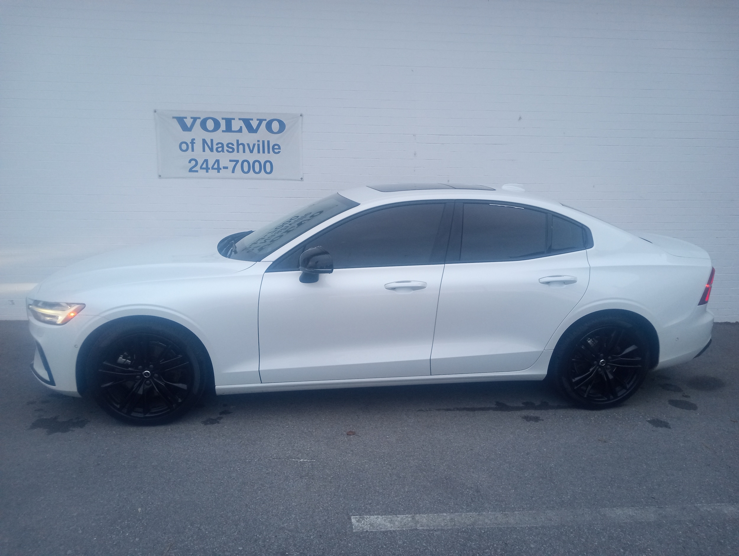 2024 Volvo S60 Plus's photo