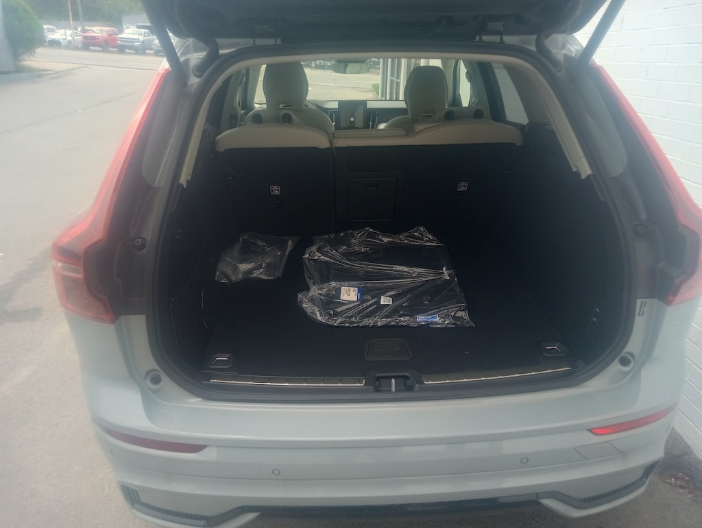 New 2026 Volvo XC60 B5 Ultra SUV