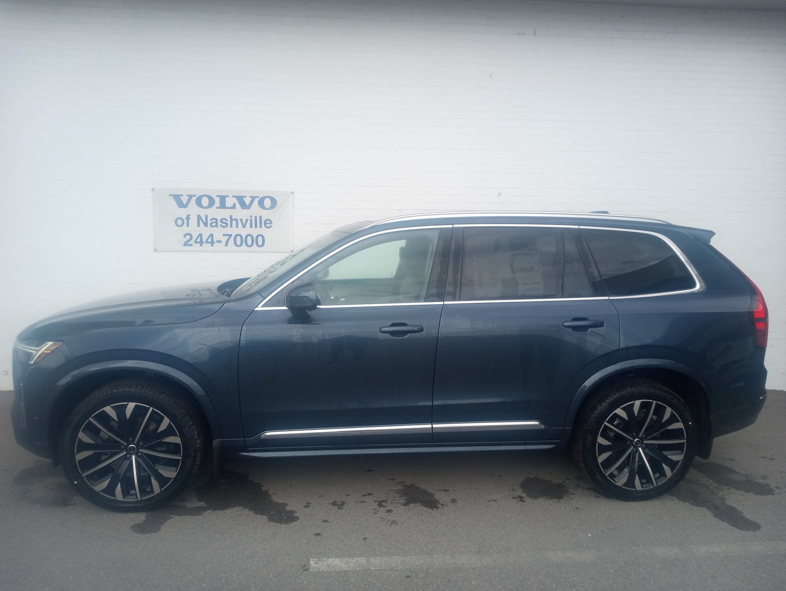 2026 Volvo XC90 B5 Plus Bright 4WD's photo