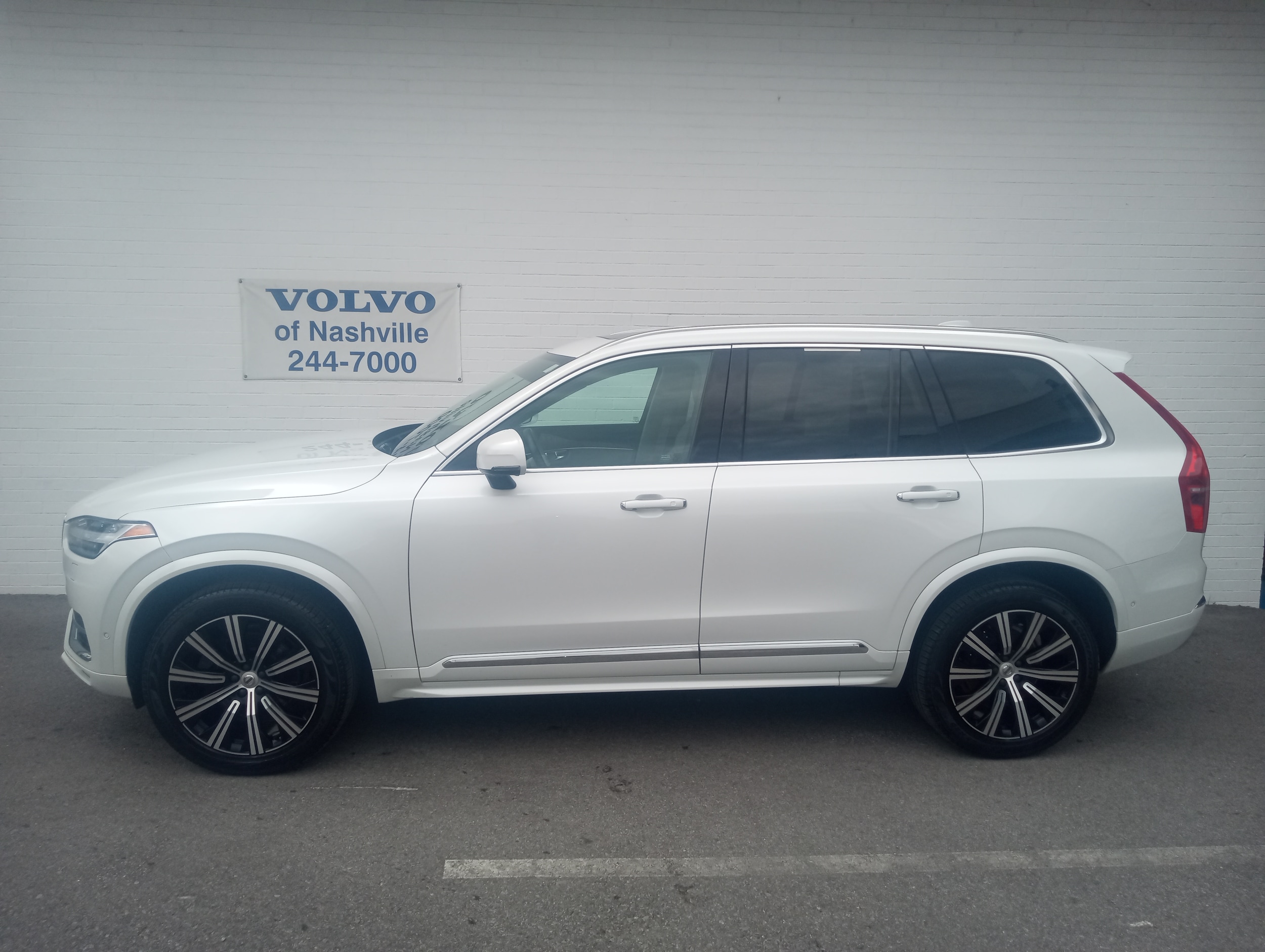 2022 Volvo XC90 T6 Inscription 6-Passenger