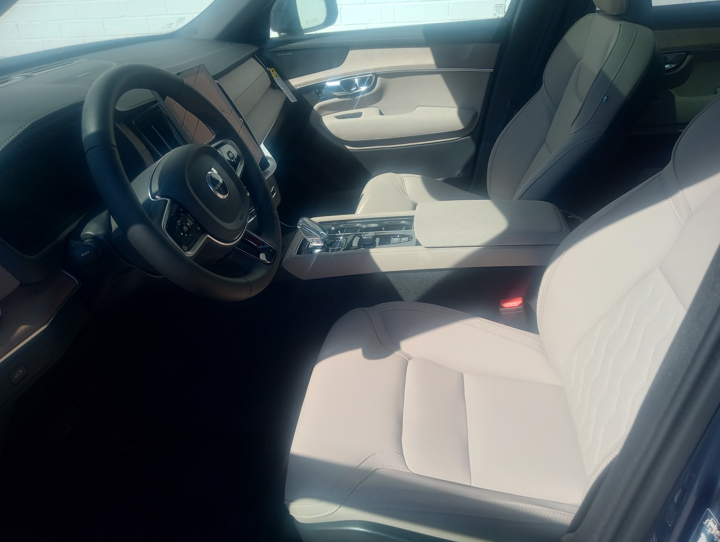 2026 Volvo XC90 Plus - Photo 6