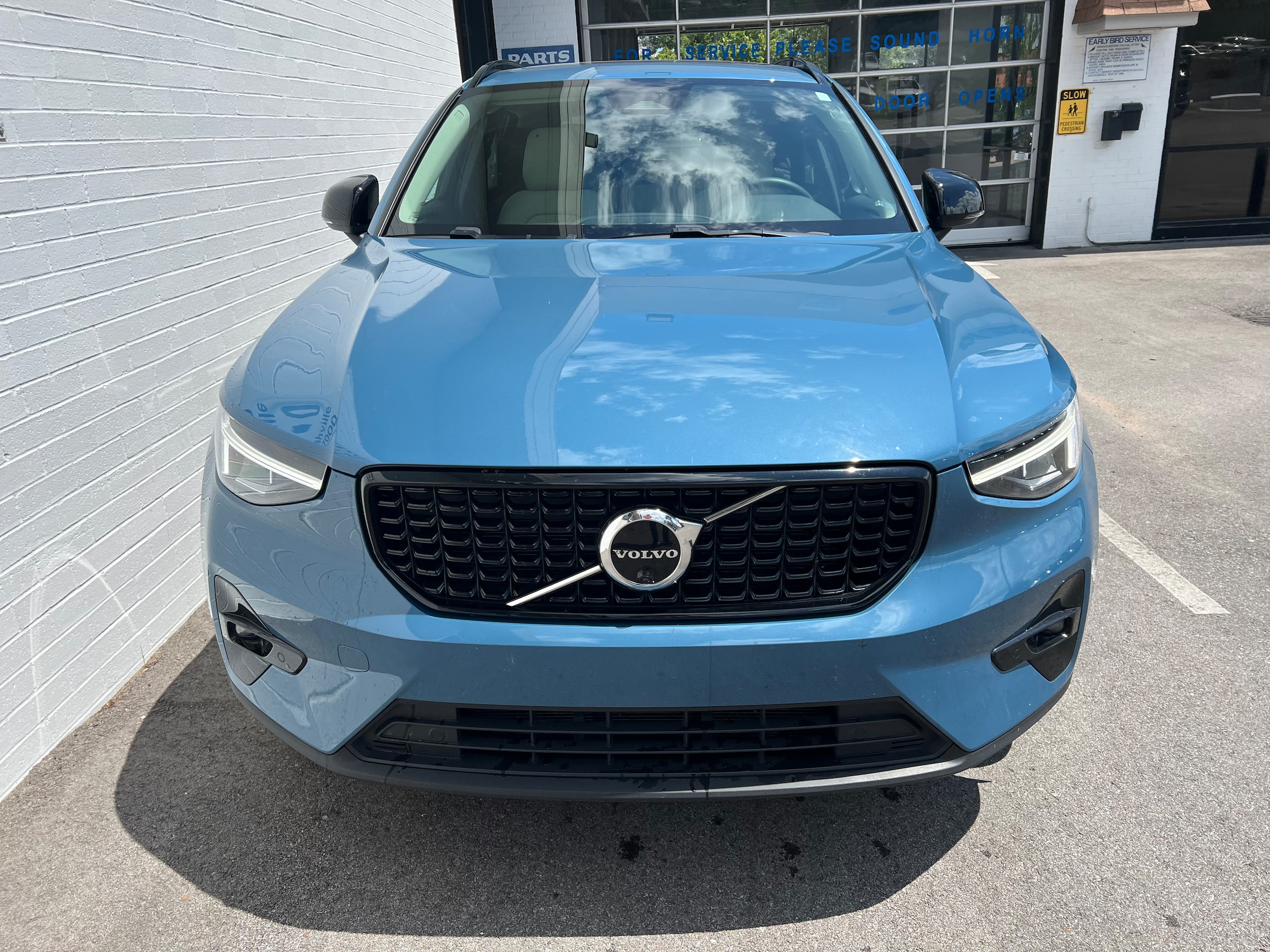 Used 2023 Volvo XC40 Plus with VIN YV4L12UW3P2070575 for sale in Nashville, TN