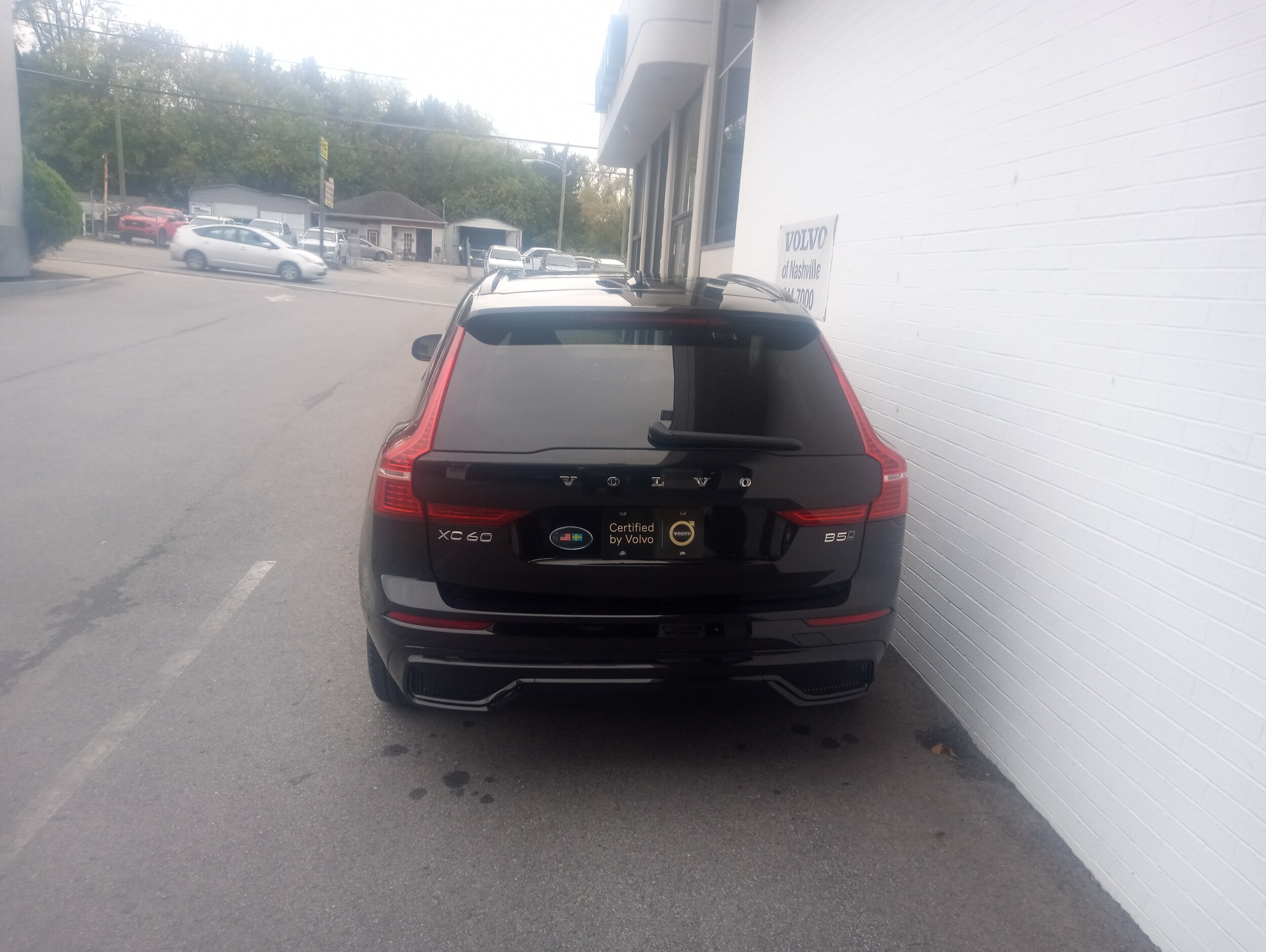 2025 Volvo XC60 B5 Plus photo 3