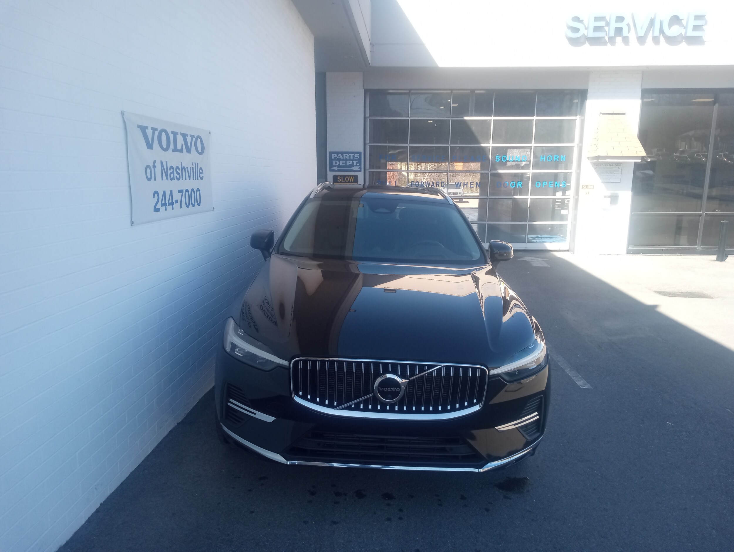 2022 Volvo XC60 Recharge Hybrid eAWD Inscription photo 2