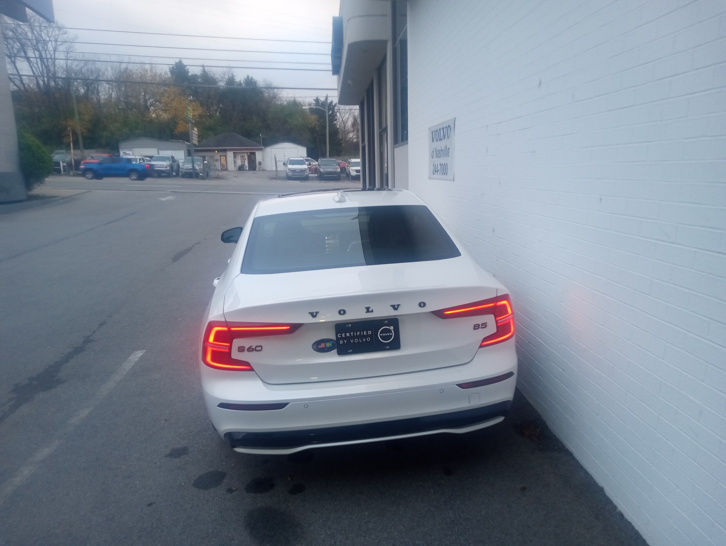 2024 Volvo S60 B5 Plus Black Edition photo 2