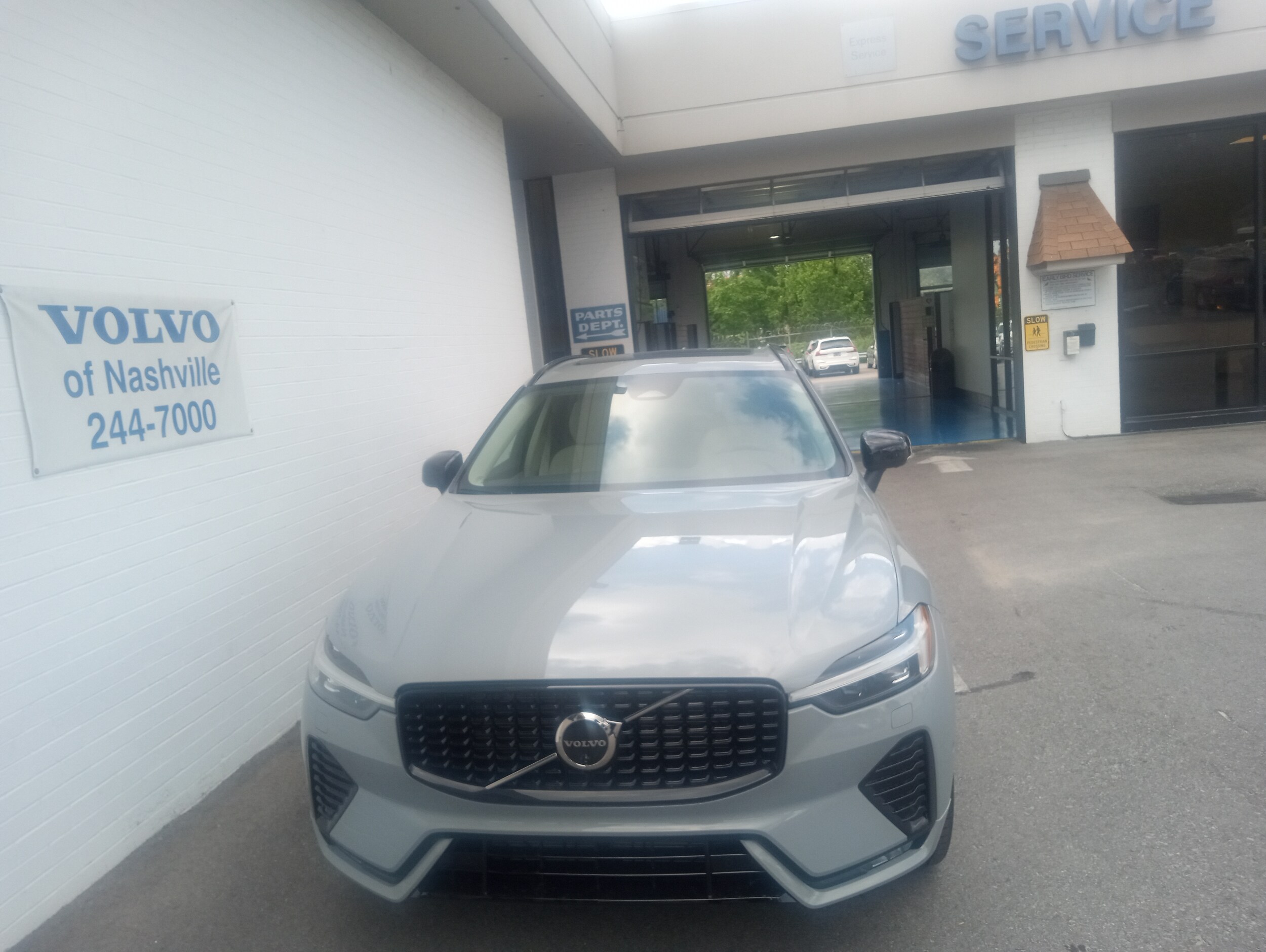 2025 Volvo XC60 B5 Plus photo 2
