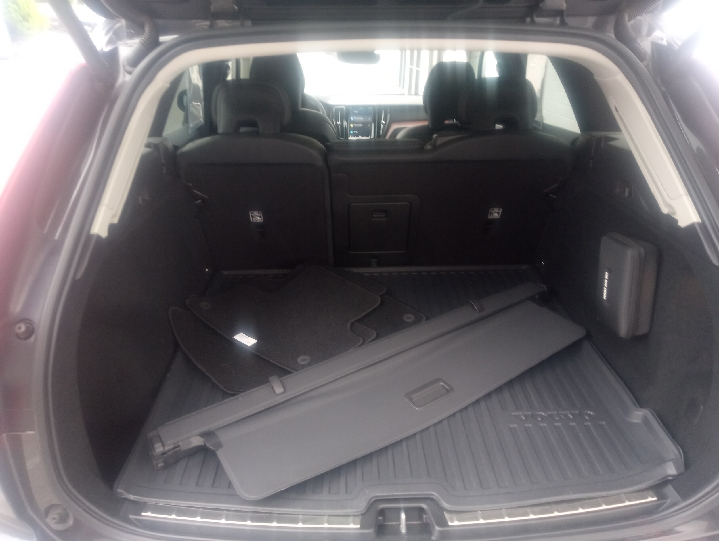 2023 Volvo XC60 B5 Plus photo 3