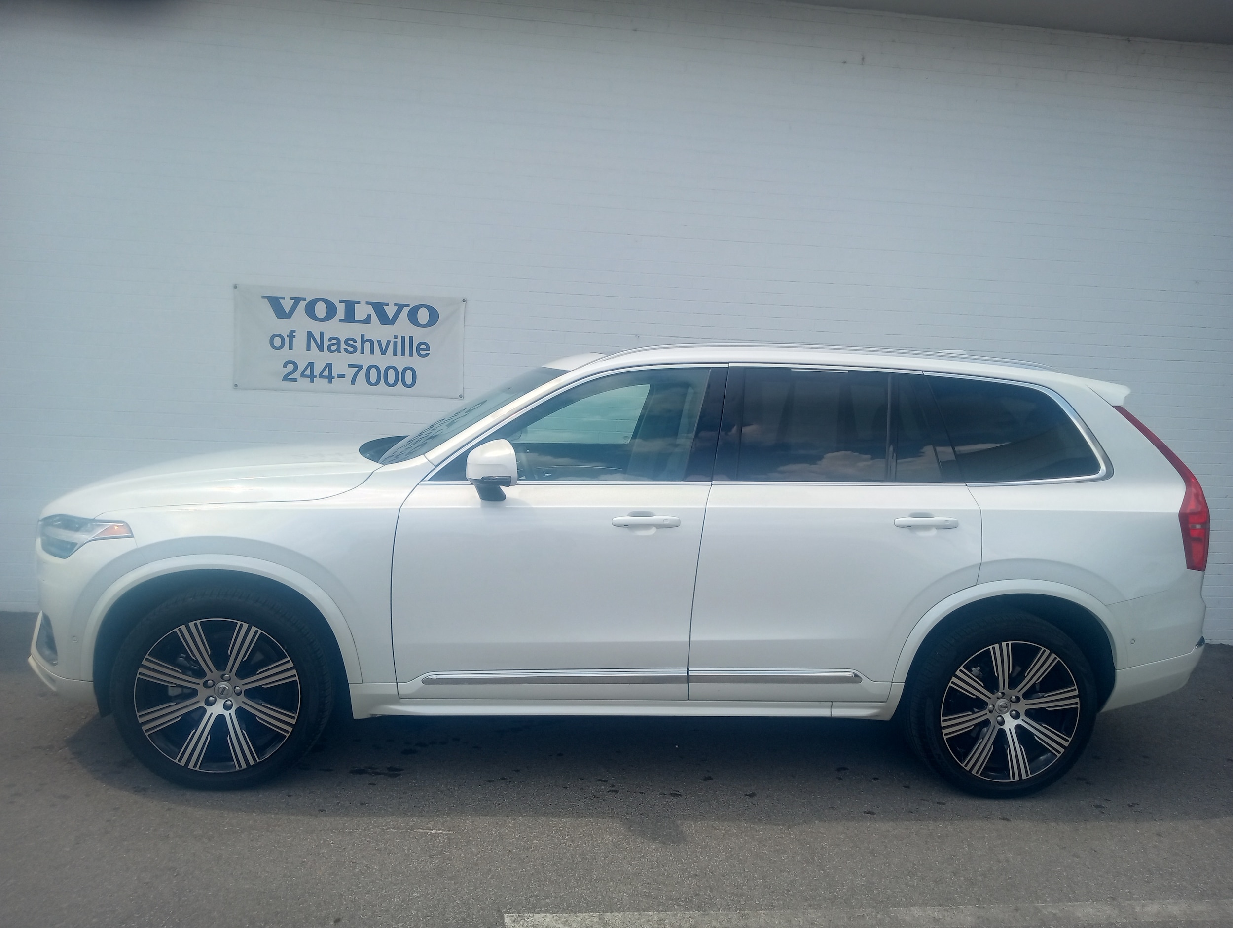 2024 Volvo XC90 Plus's photo