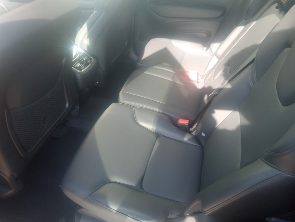 Certified 2025 Volvo XC90 B5 Core SUV