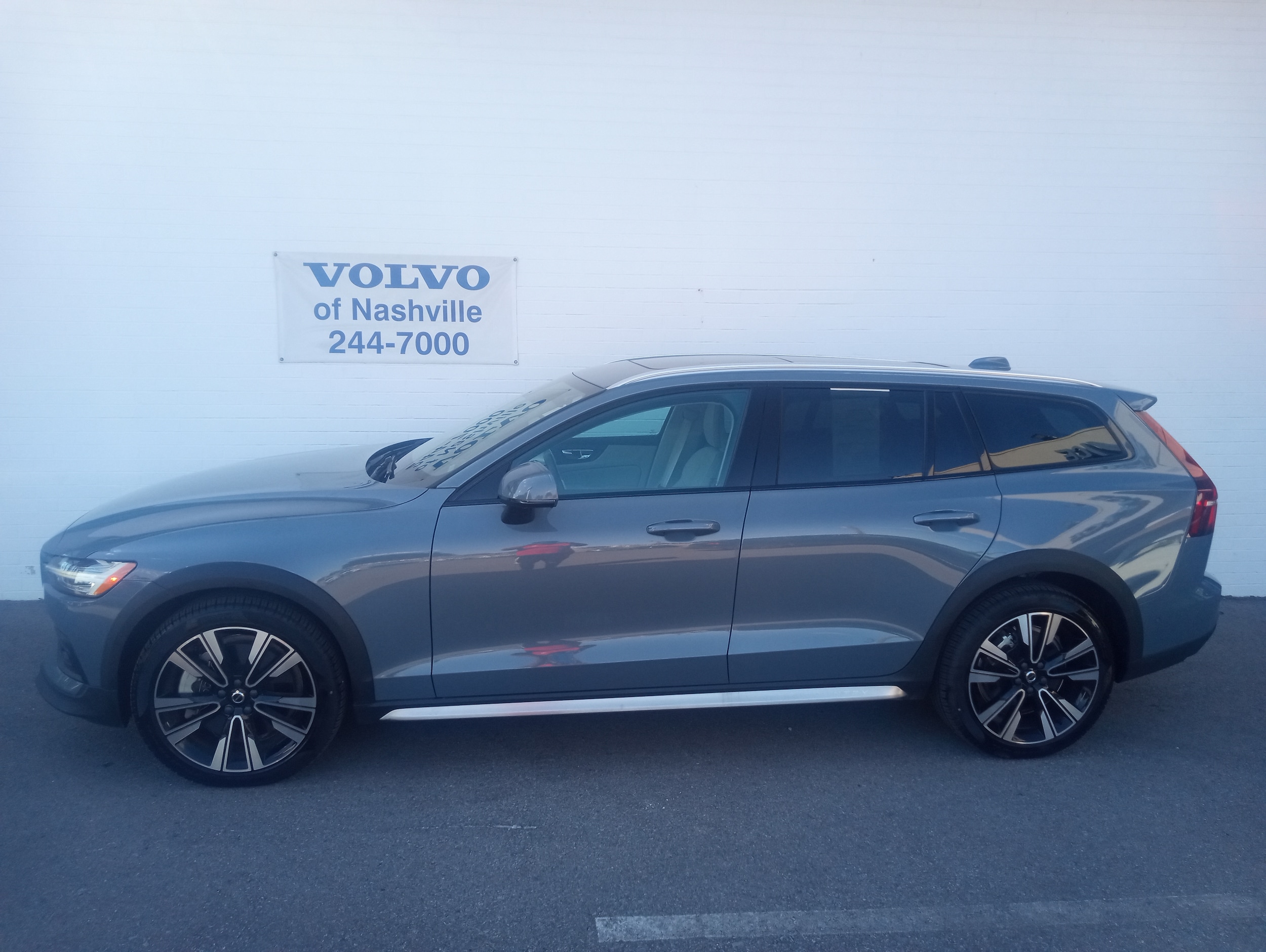 2024 Volvo V60 Cross Country Wagon 