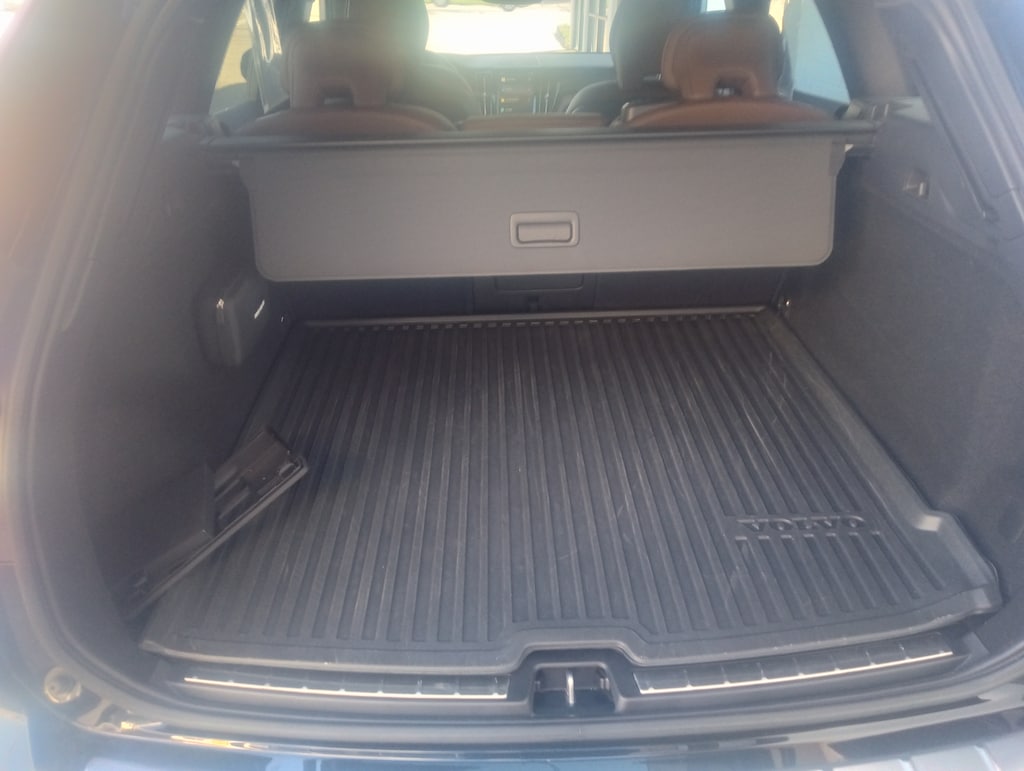 Certified 2023 Volvo XC60 B5 AWD Plus Dark SUV