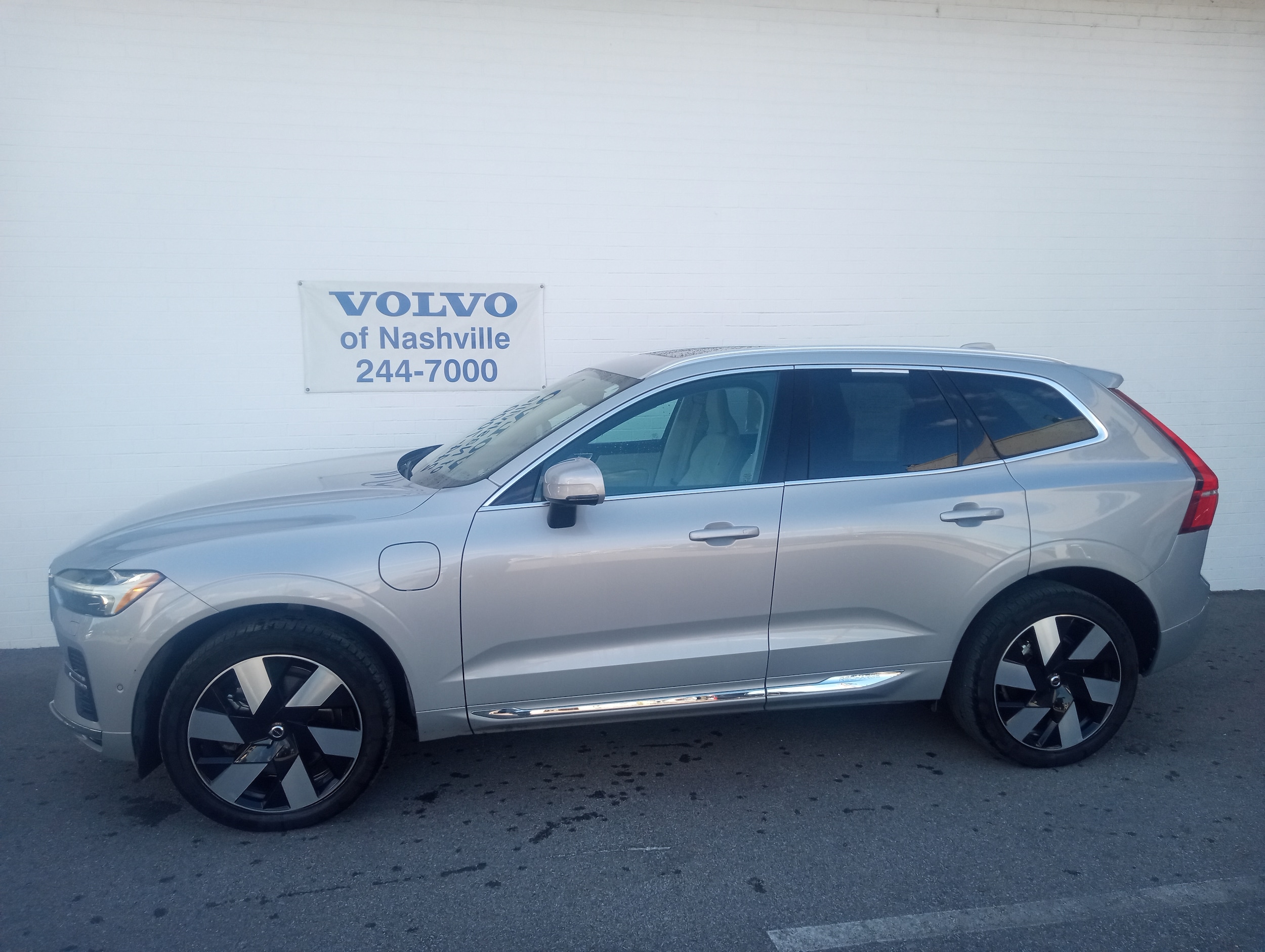 2023 Volvo XC60 Recharge Plug-In Hybrid SUV 