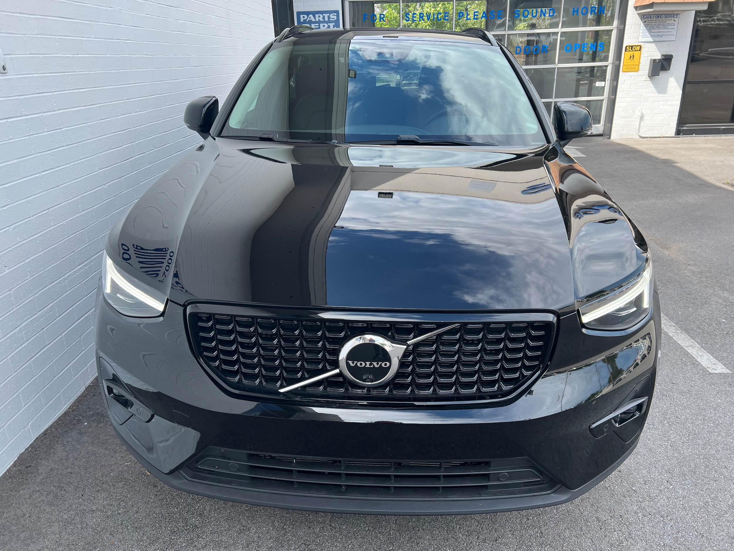 Used 2023 Volvo XC40 Ultimate with VIN YV4L12UX1P2106417 for sale in Nashville, TN