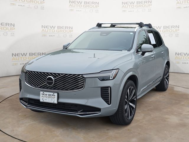 2025 Volvo XC90 B6 Core Bright 4WD's photo