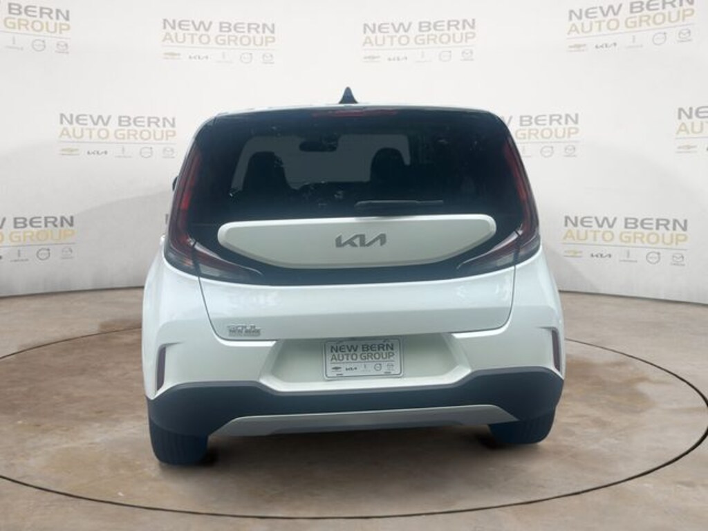 Used 2025 Kia Soul LX Hatchback