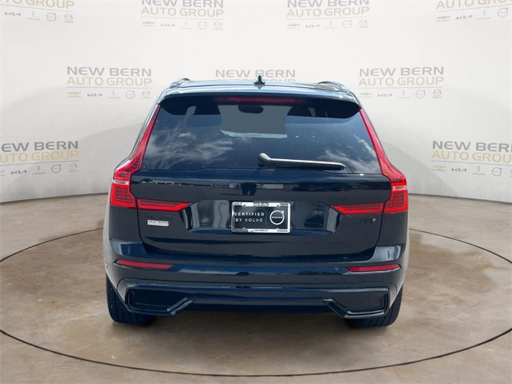 Certified 2025 Volvo XC60 plug-in hybrid T8 Ultra Black Edition SUV