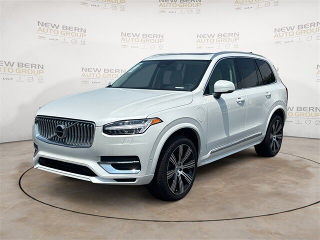 2025 Volvo XC90 plug-in hybrid T8 Plus 7-Seater SUV