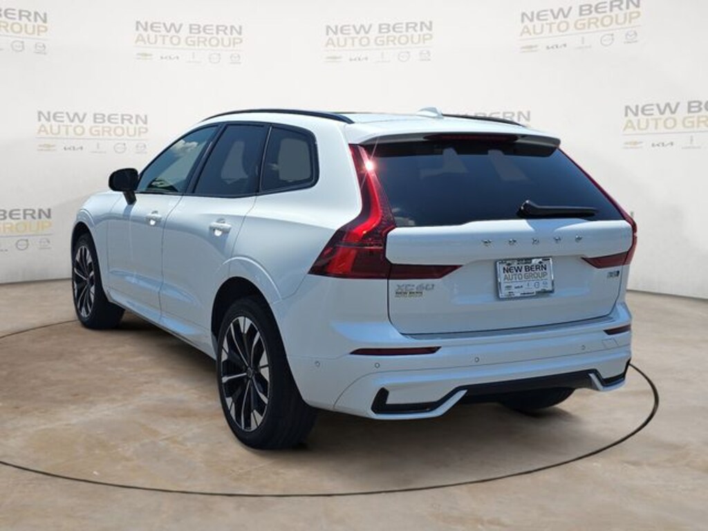 New 2026 Volvo XC60 B5 Plus SUV