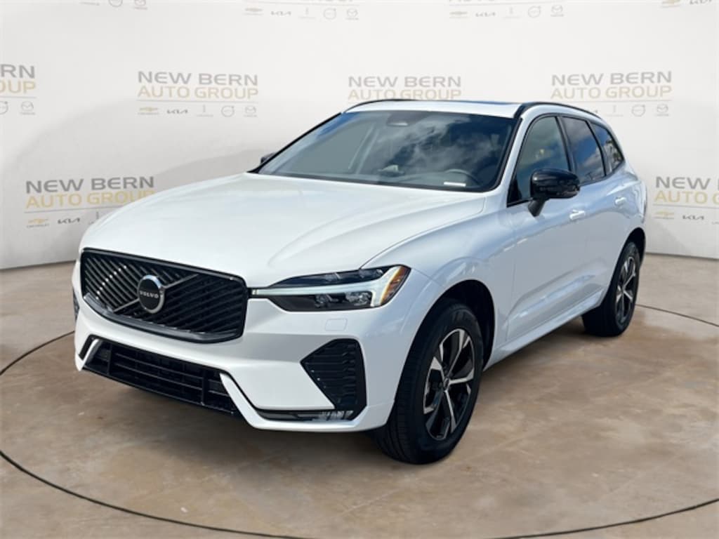 New 2026 Volvo XC60 B5 Core SUV