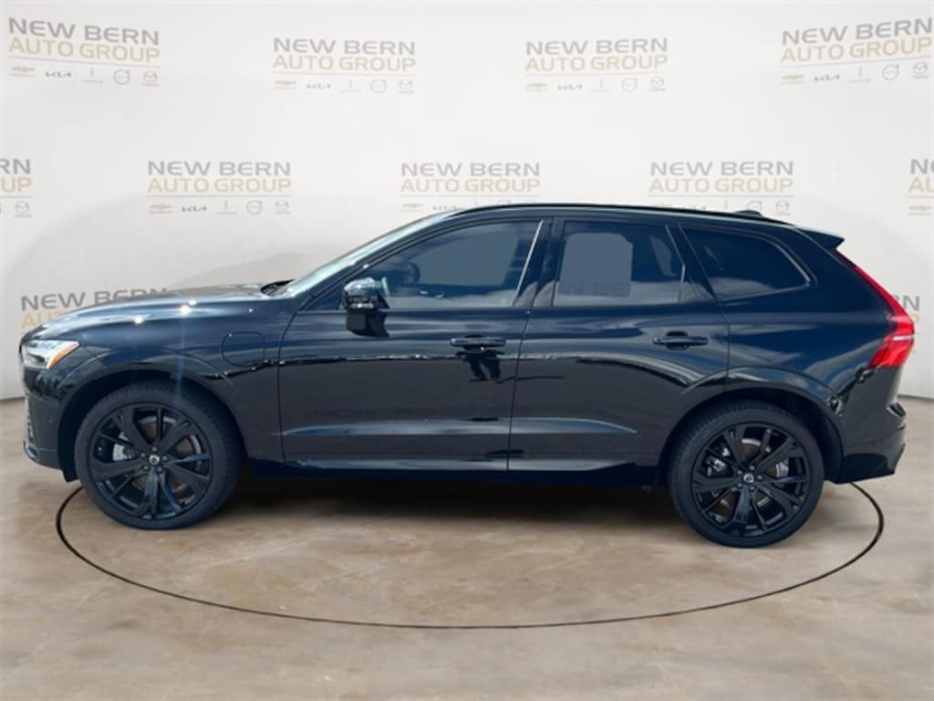 Certified 2025 Volvo XC60 plug-in hybrid T8 Ultra Black Edition SUV