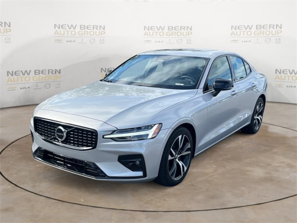 Used 2024 Volvo S60 B5 Core Dark Theme Sedan