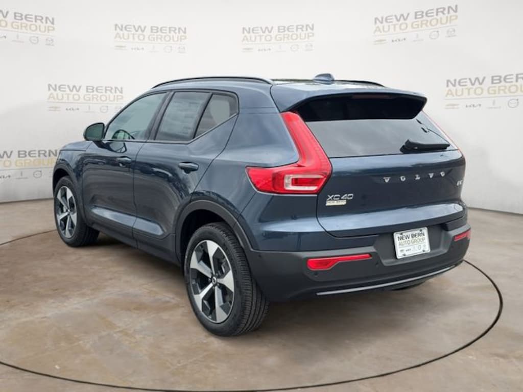 New 2026 Volvo XC40 B5 Plus SUV