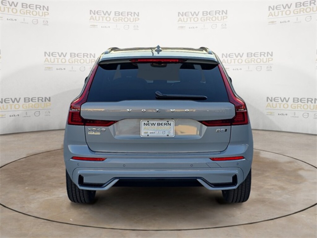 New 2026 Volvo XC60 B5 Plus SUV